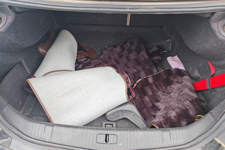 Used Buick LaCrosse 2013 2.4L SIDI Leading Comfort Version Trunk