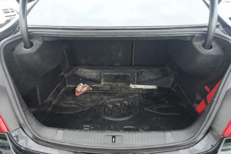 Used Buick LaCrosse 2013 2.4L SIDI Elite Comfort Version Trunk