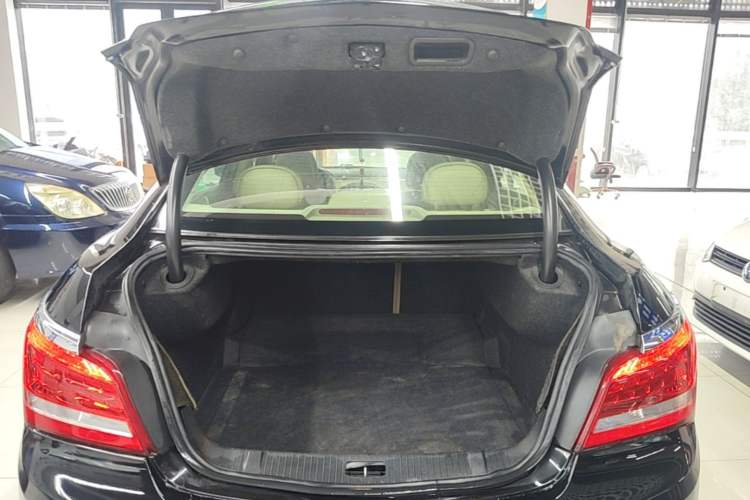 Used Buick LaCrosse 2013 2.4L SIDI Leading Comfort Version Trunk