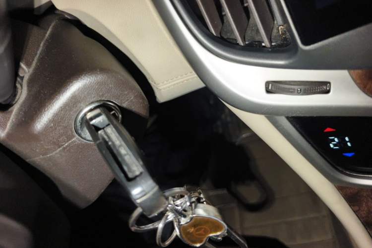 Used Buick LaCrosse 2013 2.4L SIDI Leading Comfort Version Vehicle Key