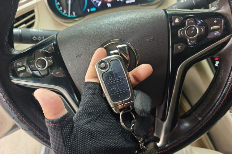 Used Buick LaCrosse 2013 2.4L SIDI Luxury Comfort Edition Vehicle Key