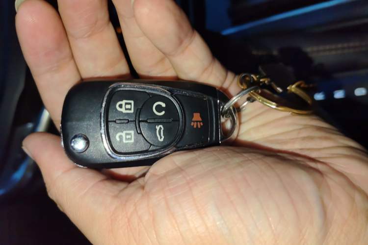 Used Buick LaCrosse 2013 2.4L SIDI Luxury Comfort Edition Vehicle Key
