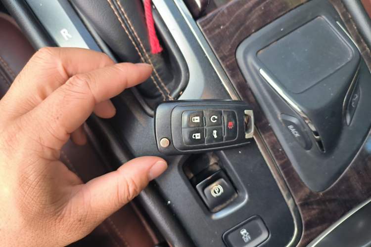 Used Buick LaCrosse 2013 2.4L SIDI Luxury Comfort Edition Vehicle Key