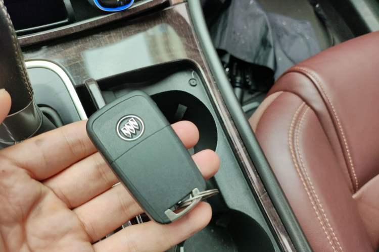 Used Buick LaCrosse 2013 2.4L SIDI Elite Comfort Version Vehicle Key