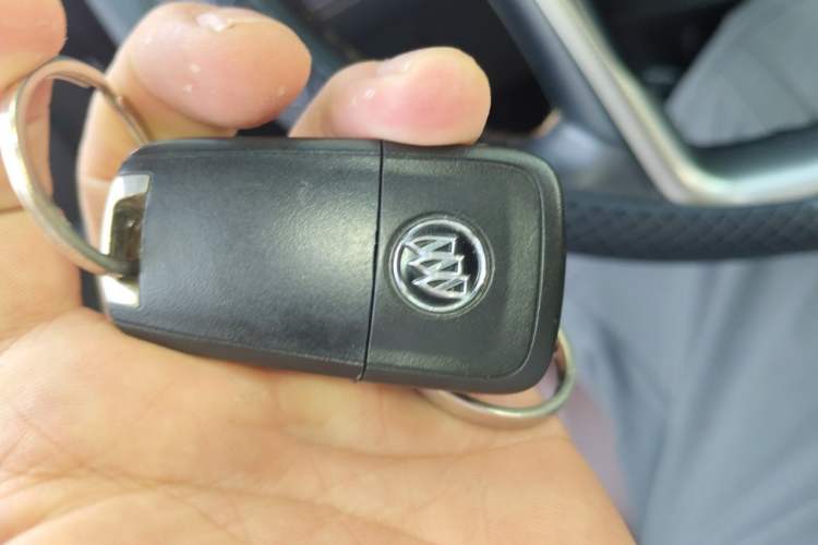 Used Buick LaCrosse 2013 2.4L SIDI Elite Comfort Version Vehicle Key