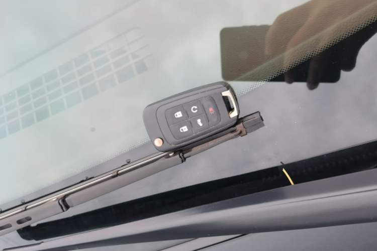 Used Buick LaCrosse 2013 2.4L SIDI Elite Comfort Version Vehicle Key
