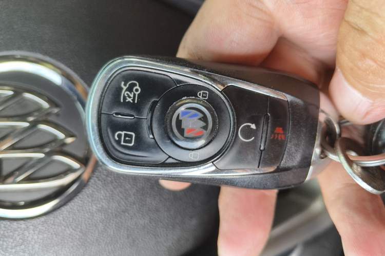 Used Buick LaCrosse 2013 2.4L SIDI Elite Comfort Version Vehicle Key