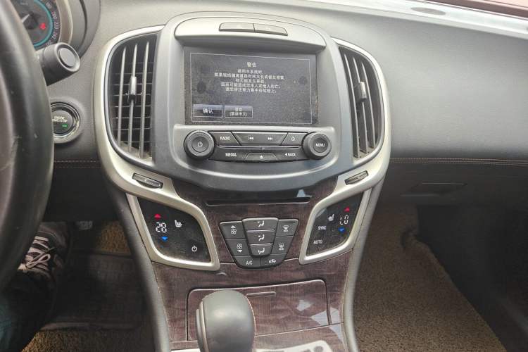 Used Buick LaCrosse 2013 2.4L SIDI Elite Comfort Version Audio And AC Panel