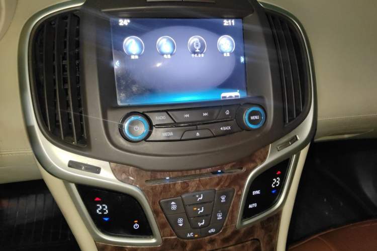 Used Buick LaCrosse 2013 2.4L SIDI Leading Comfort Version Audio And AC Panel