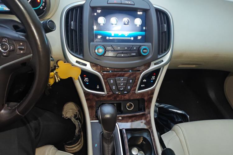 Used Buick LaCrosse 2013 2.4L SIDI Leading Comfort Version Audio And AC Panel