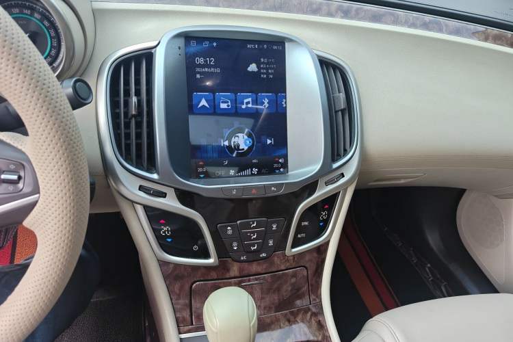 Used Buick LaCrosse 2013 2.4L SIDI Leading Comfort Version Audio And AC Panel