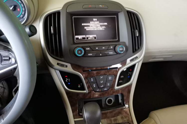 Used Buick LaCrosse 2013 2.4L SIDI Leading Comfort Version Audio And AC Panel