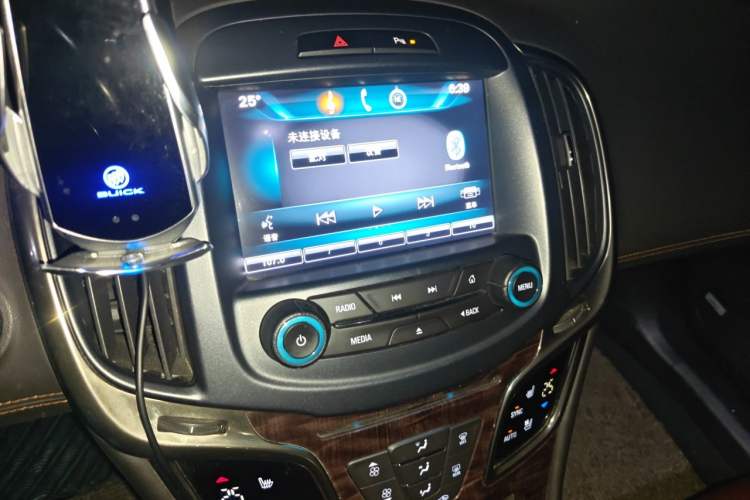Used Buick LaCrosse 2013 2.4L SIDI Luxury Comfort Edition Audio And AC Panel