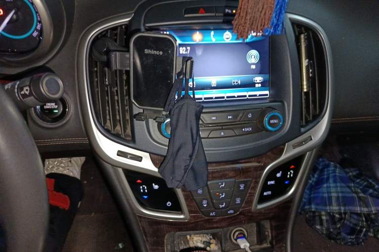 Used Buick LaCrosse 2013 2.4L SIDI Elite Comfort Version Audio And AC Panel