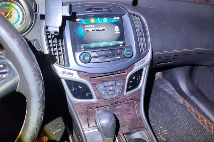Used Buick LaCrosse 2013 2.4L SIDI Elite Comfort Version Audio And AC Panel