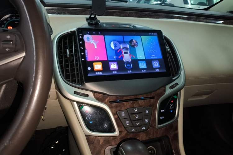 Used Buick LaCrosse 2013 2.4L SIDI Leading Comfort Version Audio And AC Panel