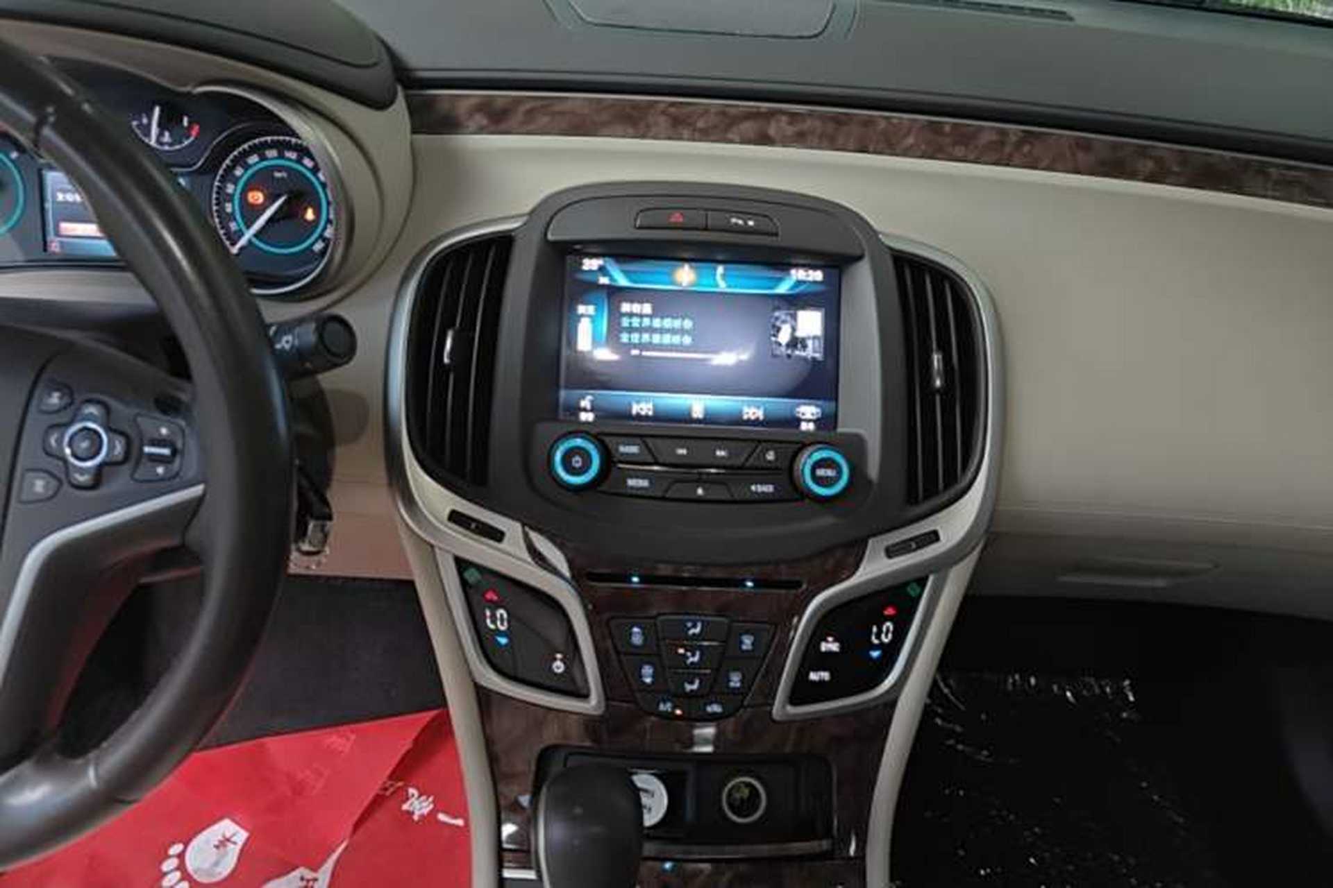 Used Buick LaCrosse 2013 2.4L SIDI Leading Comfort Version Audio And AC Panel