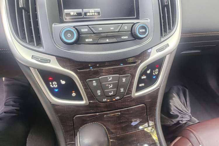 Used Buick LaCrosse 2013 2.4L SIDI Elite Comfort Version Audio And AC Panel