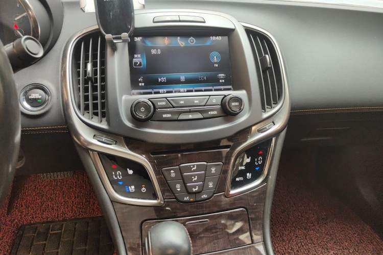 Used Buick LaCrosse 2013 2.4L SIDI Luxury Comfort Edition Audio And AC Panel