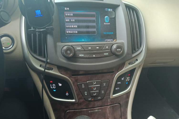 Used Buick LaCrosse 2013 2.4L SIDI Elite Comfort Version Audio And AC Panel