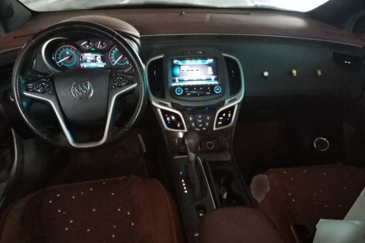 Used Buick LaCrosse 2013 2.4L SIDI Elite Comfort Version Center Console