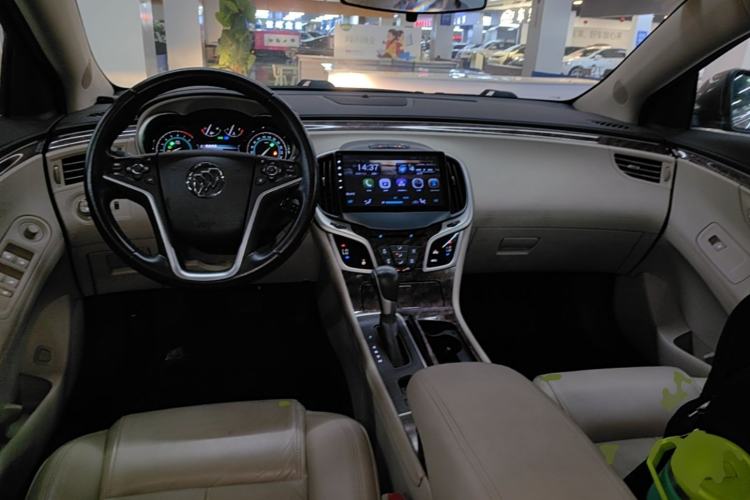 Used Buick LaCrosse 2013 2.4L SIDI Leading Comfort Version Center Console