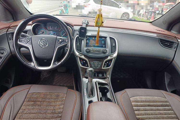 Used Buick LaCrosse 2013 2.4L SIDI Luxury Comfort Edition Center Console