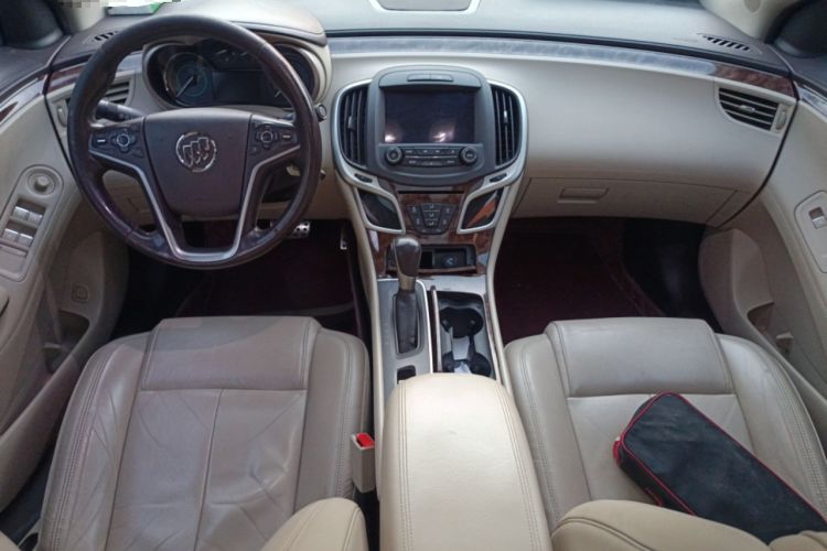 Used Buick LaCrosse 2013 2.4L SIDI Leading Comfort Version Center Console