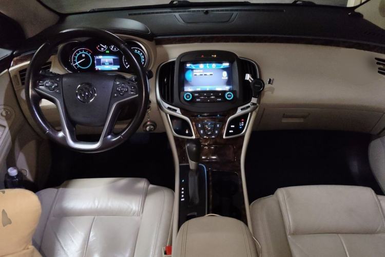 Used Buick LaCrosse 2013 2.0T SIDI Technology Version Center Console