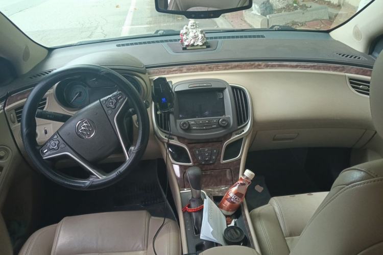 Used Buick LaCrosse 2013 2.4L SIDI Elite Comfort Version Center Console