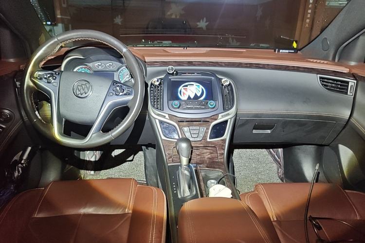 Used Buick LaCrosse 2013 2.4L SIDI Elite Comfort Version Center Console