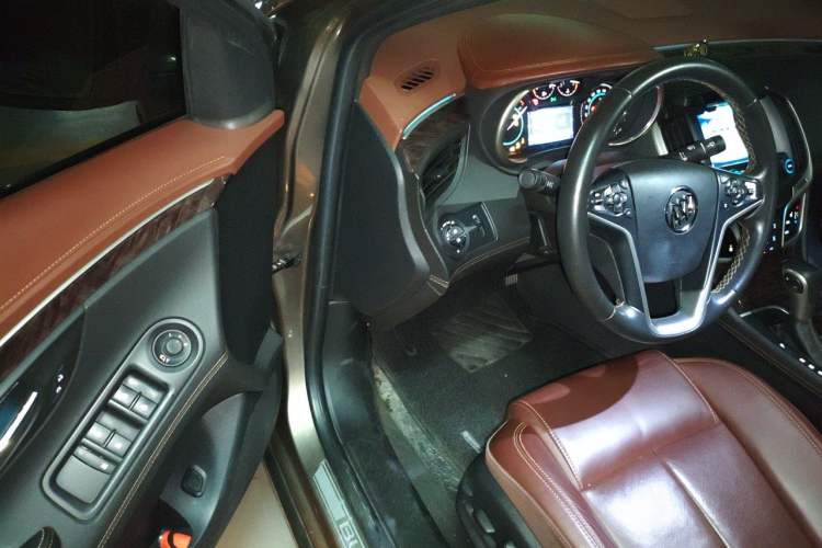 Used Buick LaCrosse 2013 2.4L SIDI Luxury Comfort Edition Driver Seat