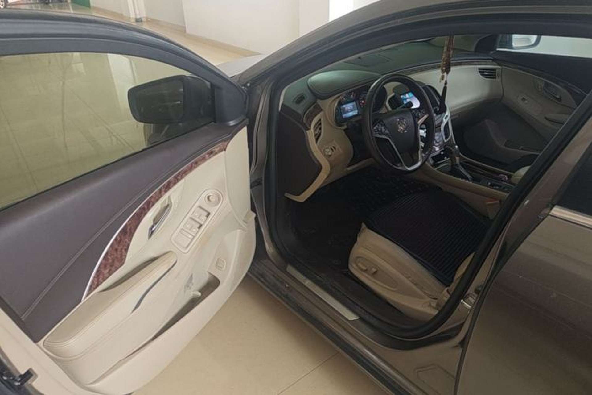 Used Buick LaCrosse 2013 2.4L SIDI Leading Comfort Version Driver Seat