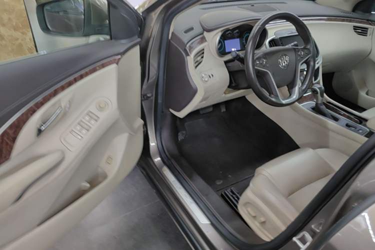 Used Buick LaCrosse 2013 2.4L SIDI Leading Comfort Version Driver Seat