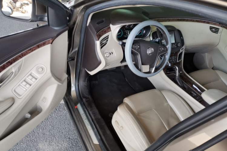 Used Buick LaCrosse 2013 2.4L SIDI Leading Comfort Version Driver Seat