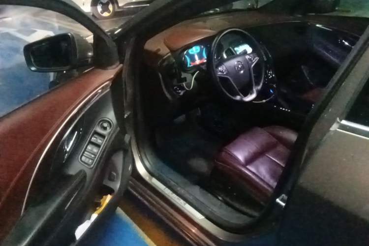 Used Buick LaCrosse 2013 2.4L SIDI Luxury Comfort Edition Driver Seat