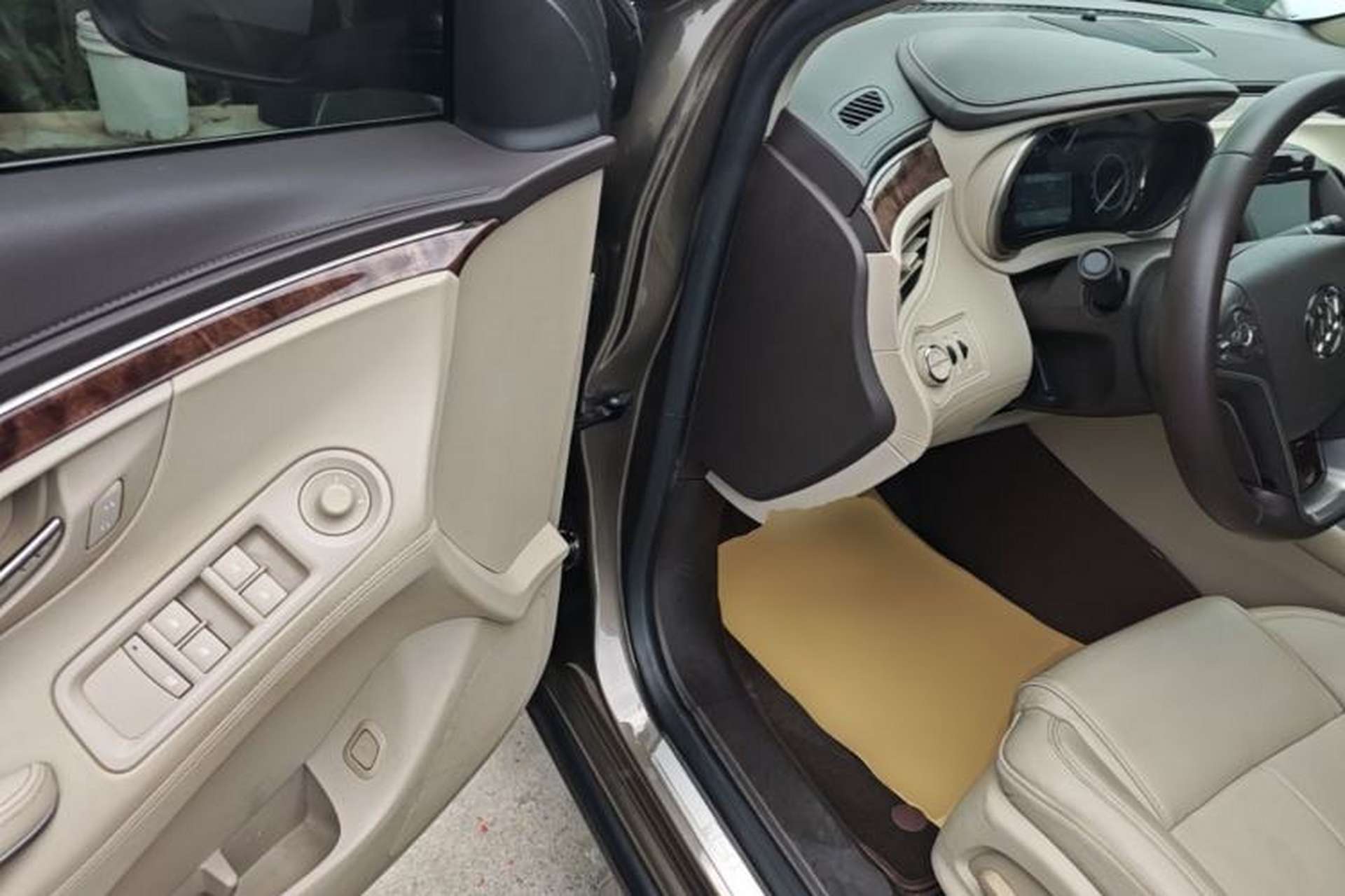 Used Buick LaCrosse 2013 2.4L SIDI Leading Comfort Version Driver Seat