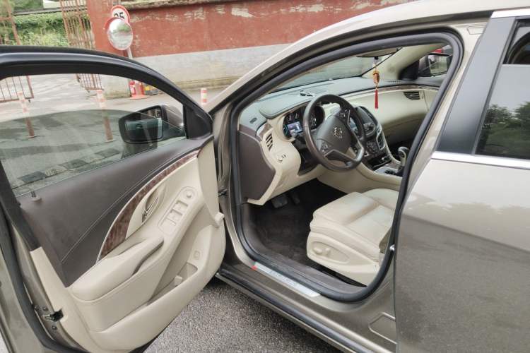 Used Buick LaCrosse 2013 2.4L SIDI Leading Comfort Version Driver Seat