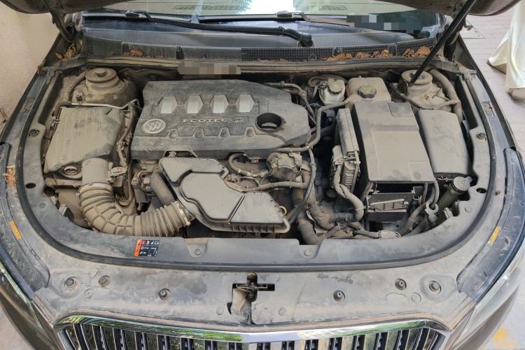 Used Buick LaCrosse 2013 2.4L SIDI Elite Comfort Version Engine Bay