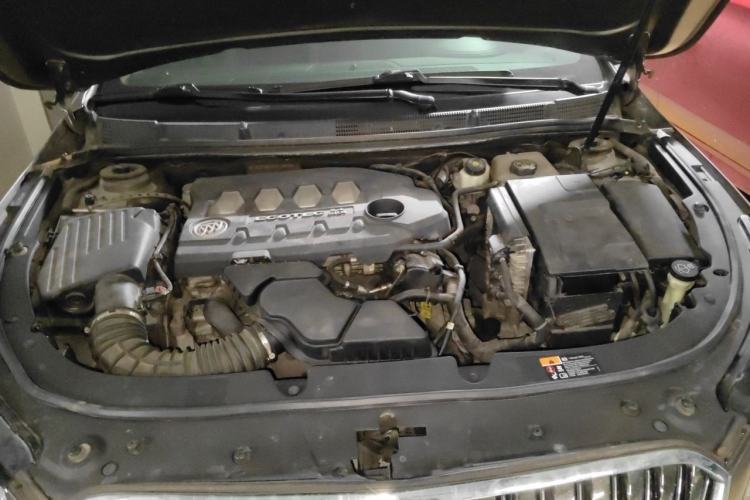 Used Buick LaCrosse 2013 2.4L SIDI Leading Comfort Version Engine Bay