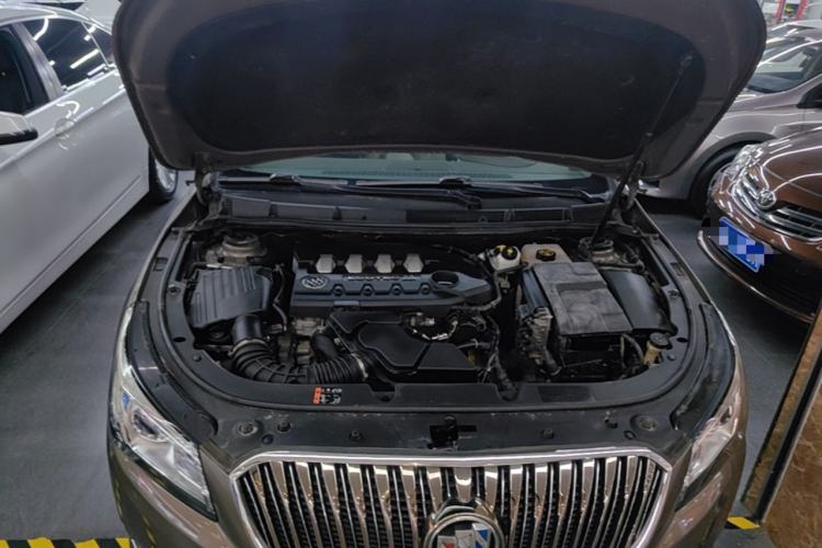 Used Buick LaCrosse 2013 2.4L SIDI Leading Comfort Version Engine Bay
