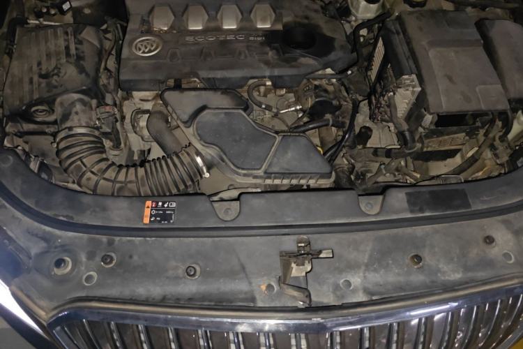 Used Buick LaCrosse 2013 2.4L SIDI Luxury Comfort Edition Engine Bay