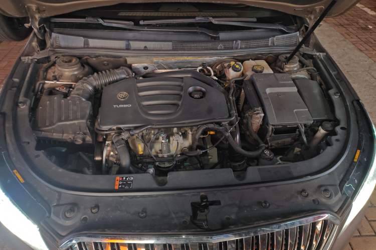 Used Buick LaCrosse 2013 2.0T SIDI Elite Tech Version Engine Bay