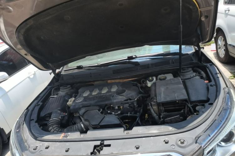 Used Buick LaCrosse 2013 2.4L SIDI Leading Comfort Version Engine Bay