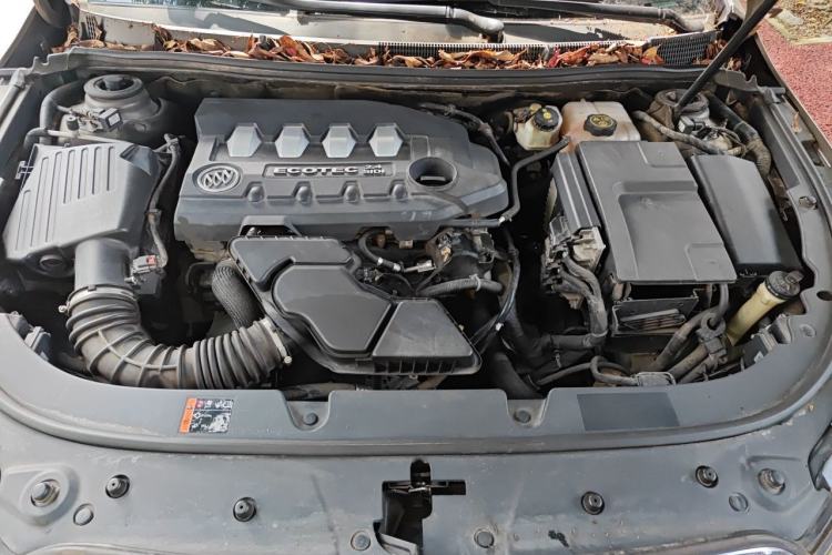 Used Buick LaCrosse 2013 2.4L SIDI Luxury Comfort Edition Engine Bay