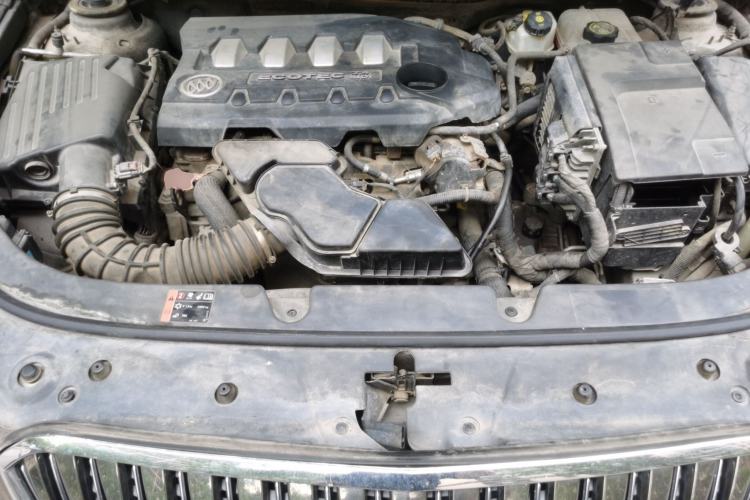Used Buick LaCrosse 2013 2.4L SIDI Leading Comfort Version Engine Bay