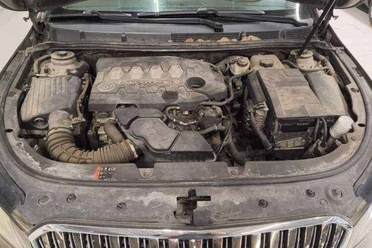 Used Buick LaCrosse 2013 2.4L SIDI Leading Comfort Version Engine Bay