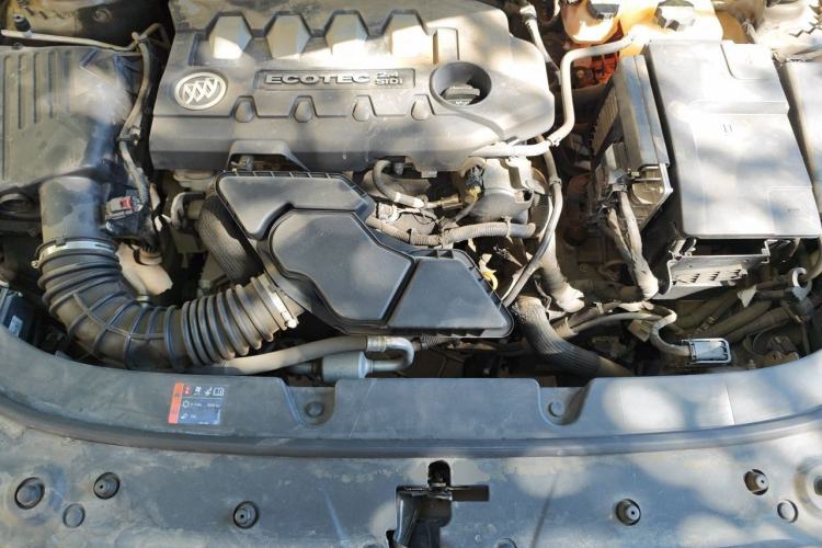 Used Buick LaCrosse 2013 2.4L SIDI Elite Comfort Version Engine Bay