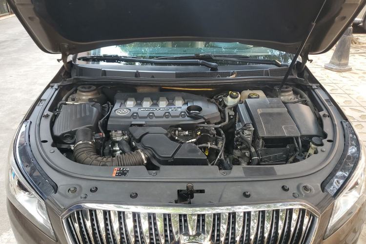 Used Buick LaCrosse 2013 2.4L SIDI Leading Comfort Version Engine Bay
