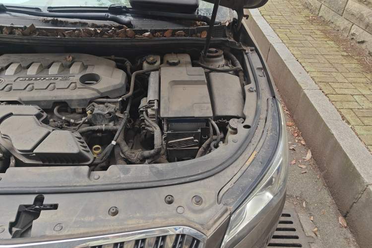 Used Buick LaCrosse 2013 2.4L SIDI Elite Comfort Version Engine Bay Left